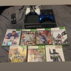 Xbox 360 bundle multiple games 2 controllers and charger